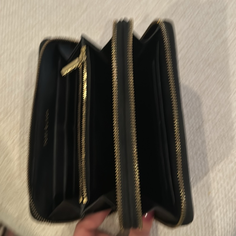 Tory Burch double zip Continental wallet - Picture 8 of 8